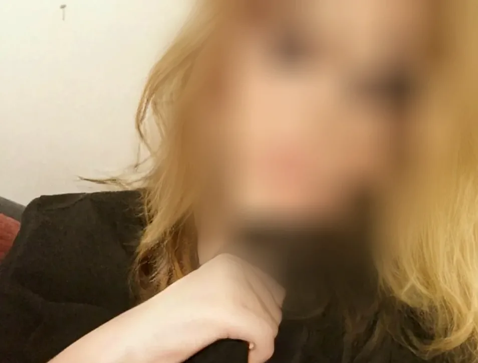 Annelie, 27