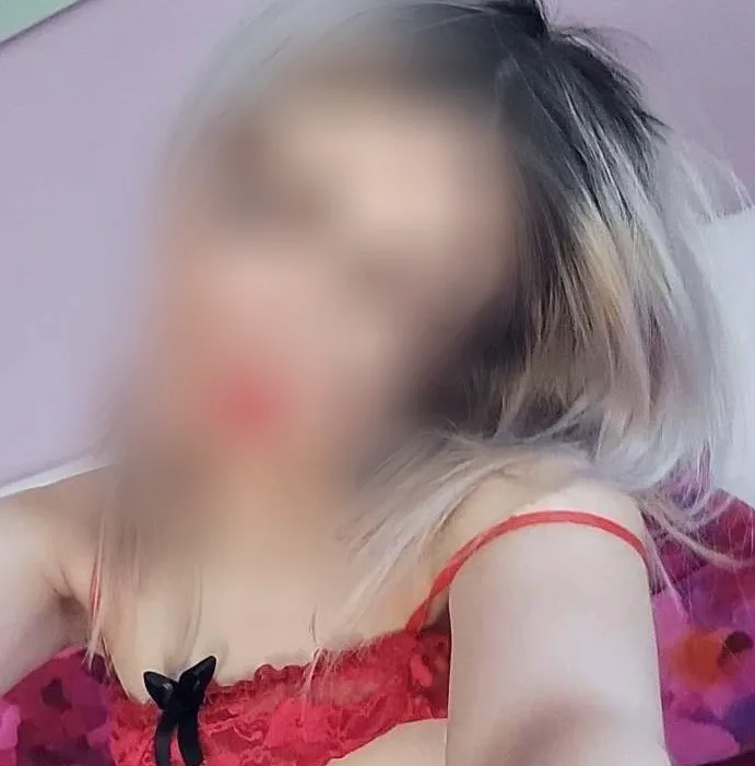 Elin, 21