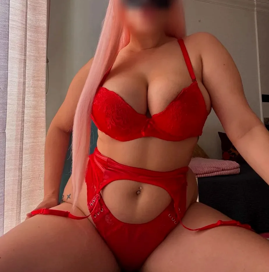 Emina, 25