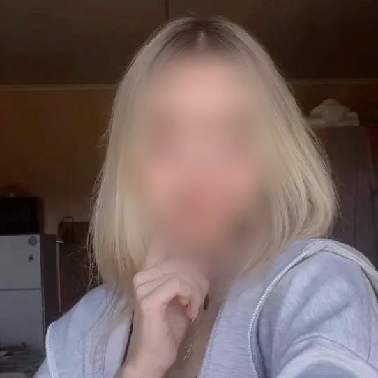 Ines, 20