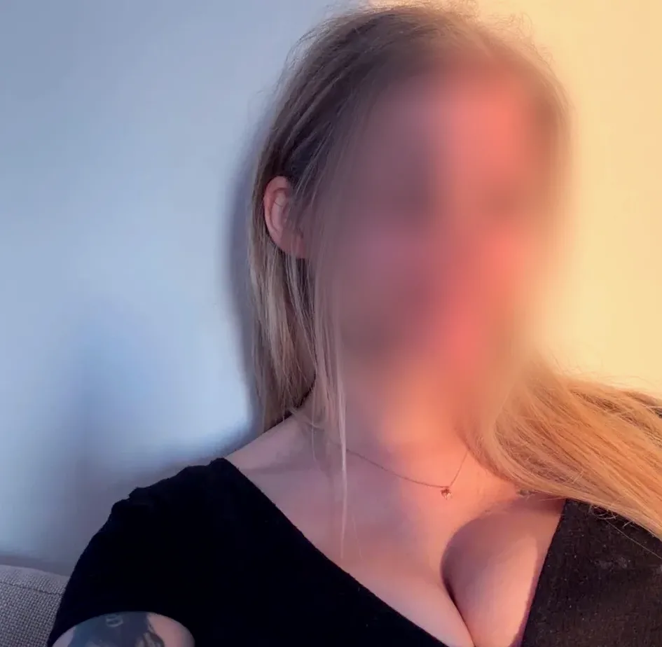 Isabella, 25