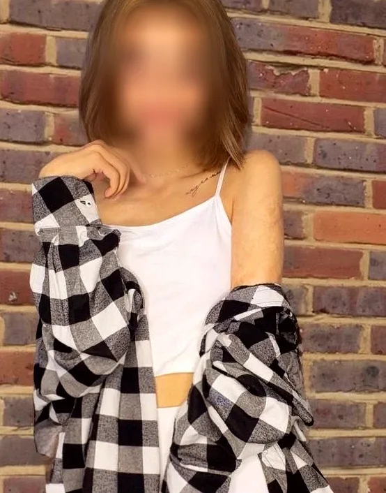 Leila, 28
