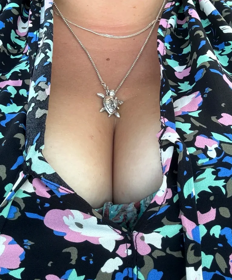 Lena, 35