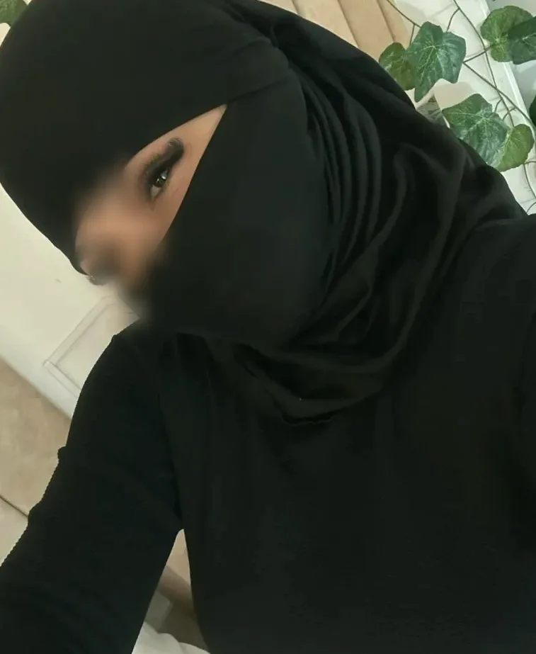 Olivia, 22