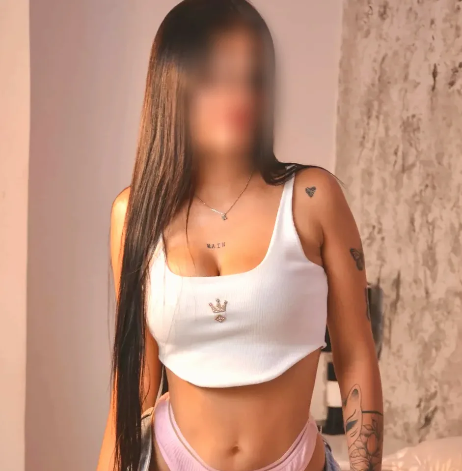 Rebecka, 23
