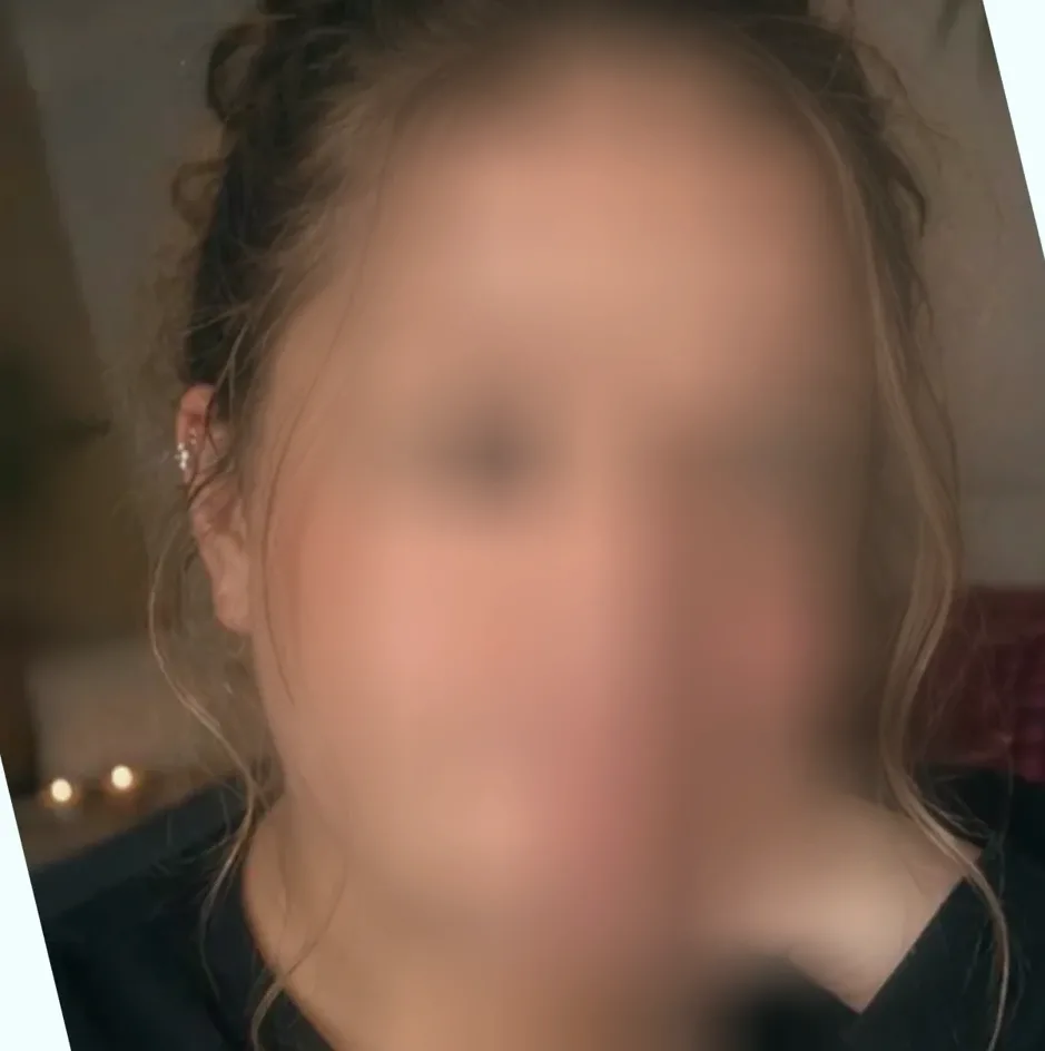 Sanela, 27