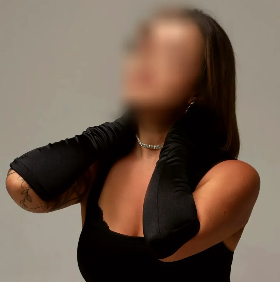 Zainab, 31